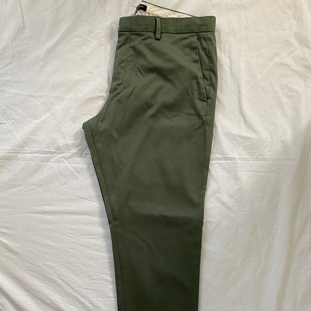 Men’s Banana Republic Olive Chinos